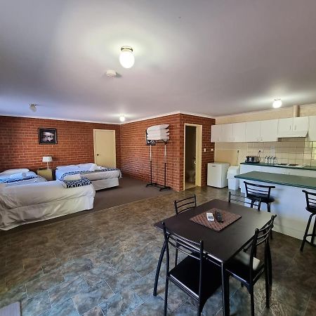 Dargo Hotel Exterior photo