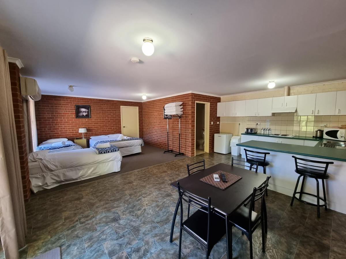 Dargo Hotel Exterior photo